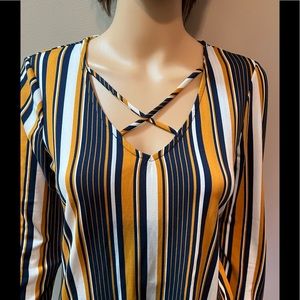 Ultra Flirt
Mustard Yellow Long Sleeve Crisscross Top SzM